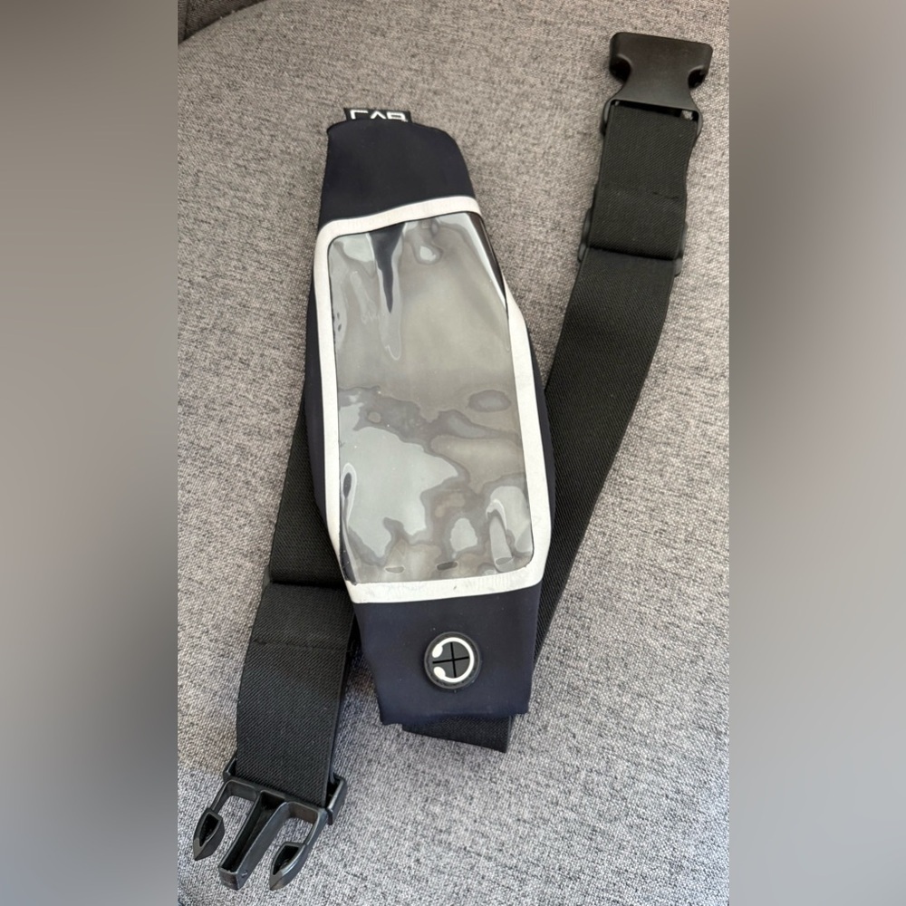 Sport belt pouch, adjustable belt, zipper back, perfect for sports & travel